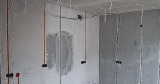 Прокладка кабеля в штробе в Минеральных Водах – расценки от 205 руб - ЭлектроМнр